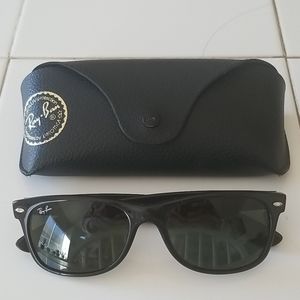 Ray-Ban New Wayfarer glossy black